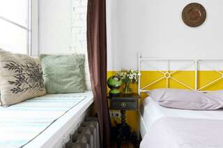 Гостиница Soul Kitchen Hostel Санкт-Петербург Номер стандарт с 1 двуспальной кроватью и видом на реку-4