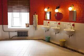 Гостиница Soul Kitchen Hostel Санкт-Петербург Семейный номер с общей ванной комнатой-1