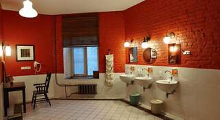 Гостиница Soul Kitchen Hostel Санкт-Петербург Кровать в общем четырехместном номере для мужчин и женщин-1