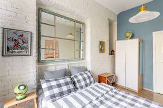 Гостиница Soul Kitchen Hostel Санкт-Петербург Номер стандарт с 1 двуспальной кроватью и видом на реку-12