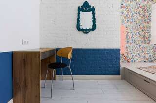 Гостиница Soul Kitchen Hostel Санкт-Петербург Комната стандарт с 1 двуспальной кроватью и 1 односпальной кроватью-18