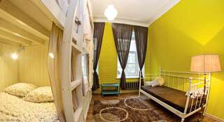 Гостиница Soul Kitchen Hostel Санкт-Петербург Кровать в общем четырехместном номере для мужчин и женщин-4