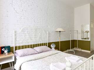 Гостиница Soul Kitchen Hostel Санкт-Петербург Номер стандарт эконом с 1 двуспальной кроватью-1